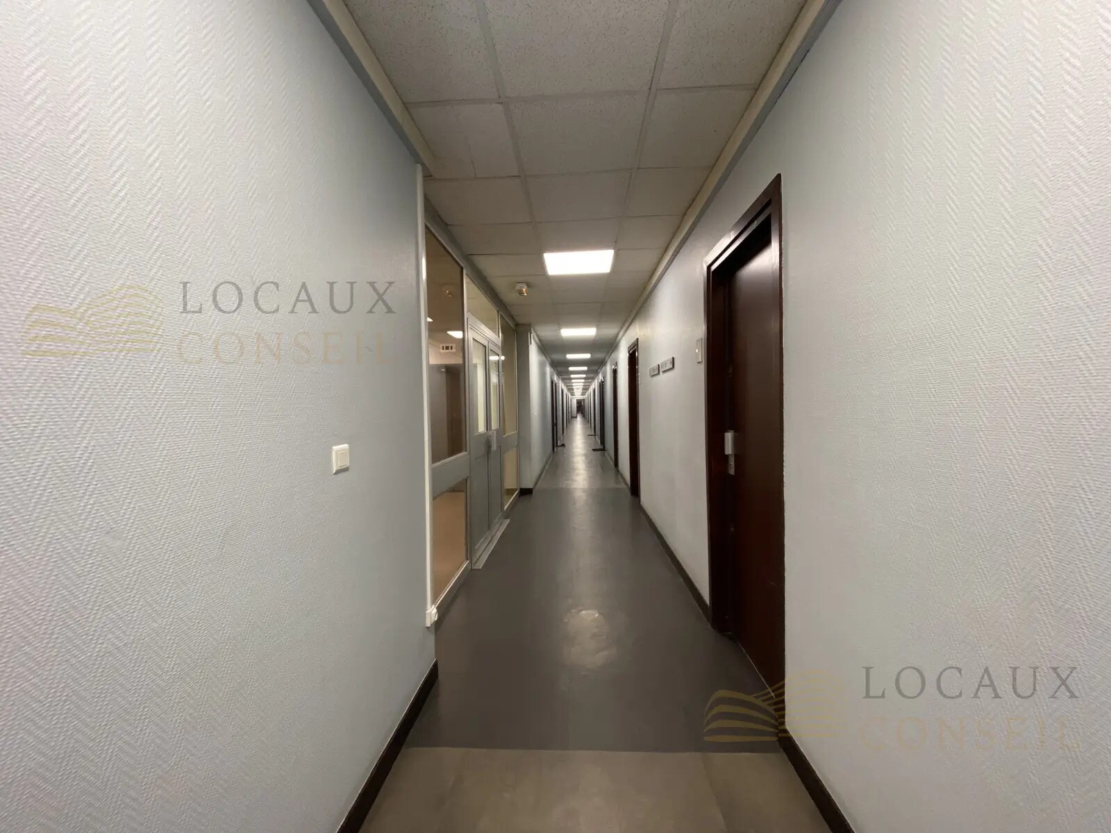 Office in Sarcelles for sale Interior Photo- Image 1 of 6