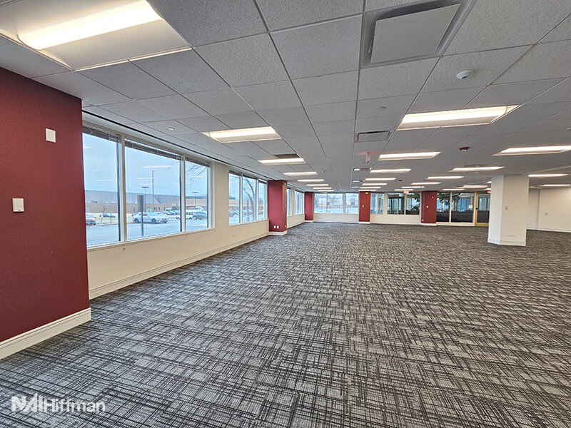 601 Oakmont Ln, Westmont, IL for lease Interior Photo- Image 1 of 6