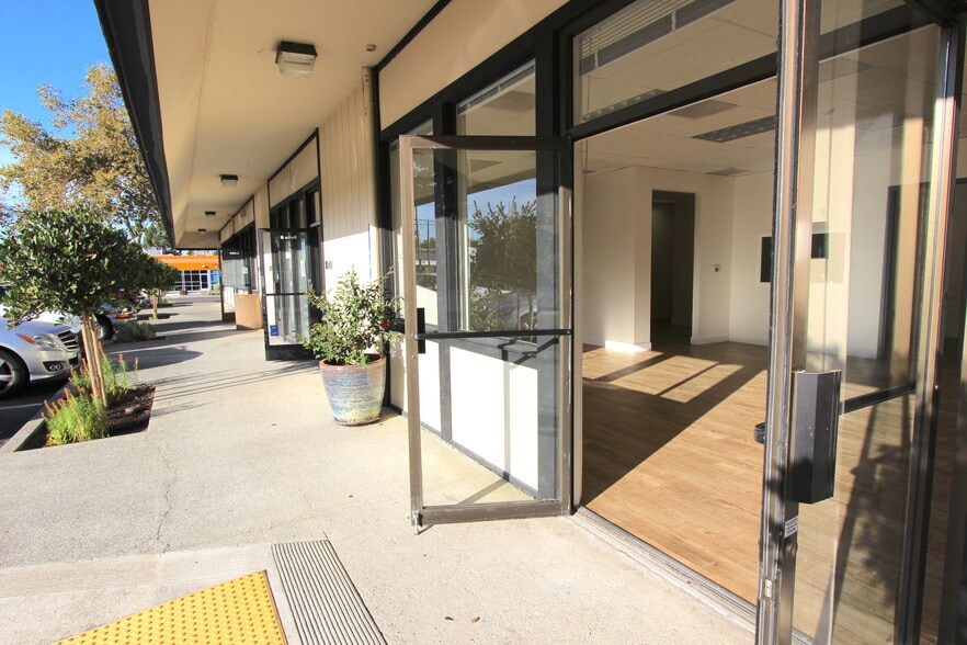 2483 Old Middlefield Way, Mountain View, CA for lease - Building Photo - Image 3 of 9