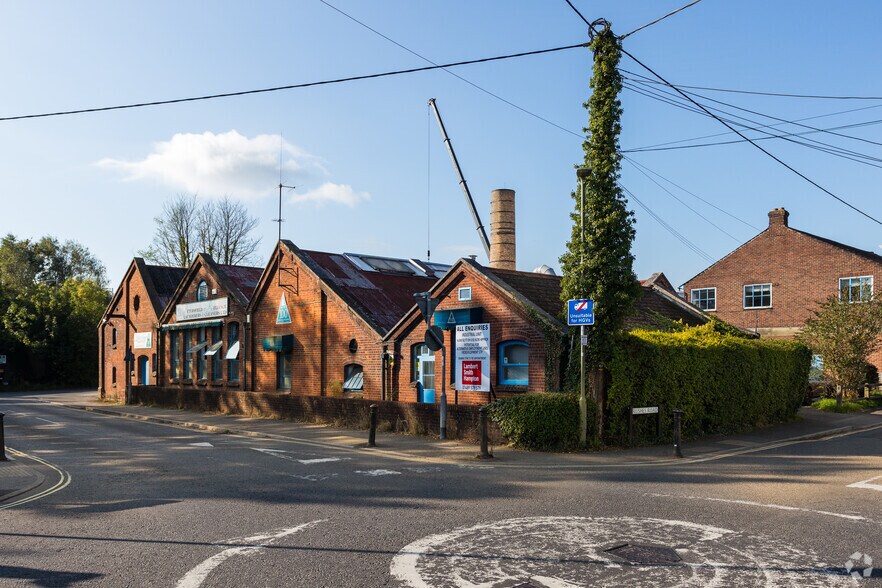 Rushes Rd, Petersfield, GU32 3AR