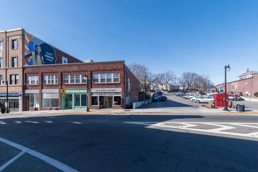 2 Monument Sq, Woonsocket, RI for sale - Building Photo - Image 1 of 1