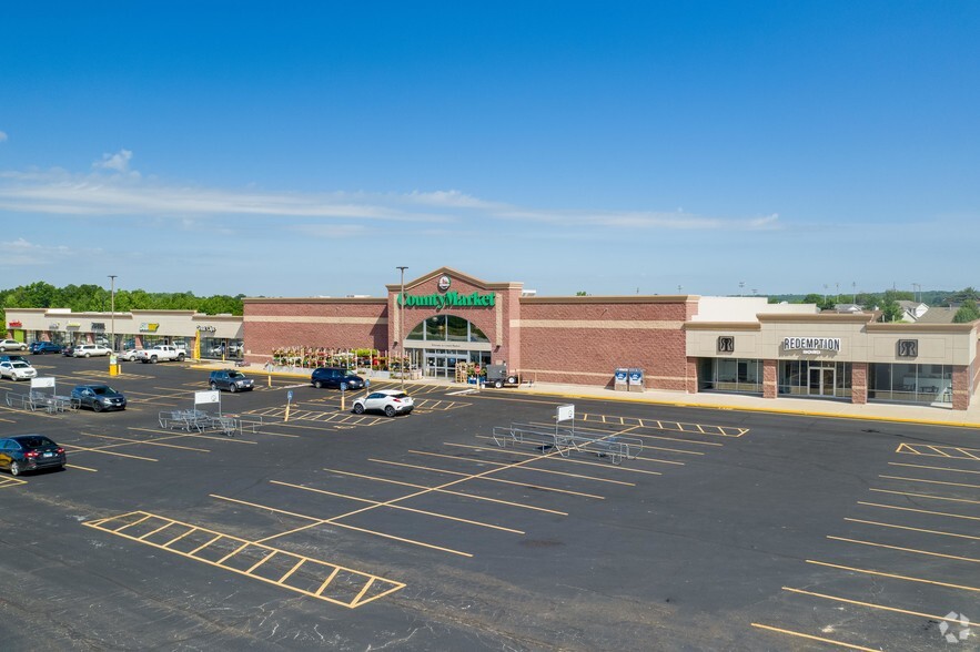 5-37 Winfield Plaza, Winfield, MO for lease - Building Photo - Image 2 of 6