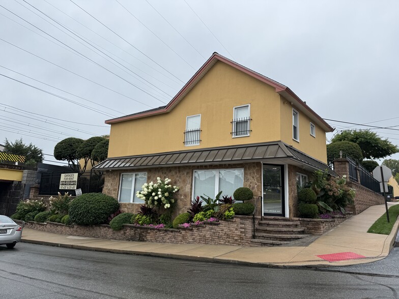 1124 Lincoln Ave, Prospect Park, PA for lease - Building Photo - Image 1 of 9
