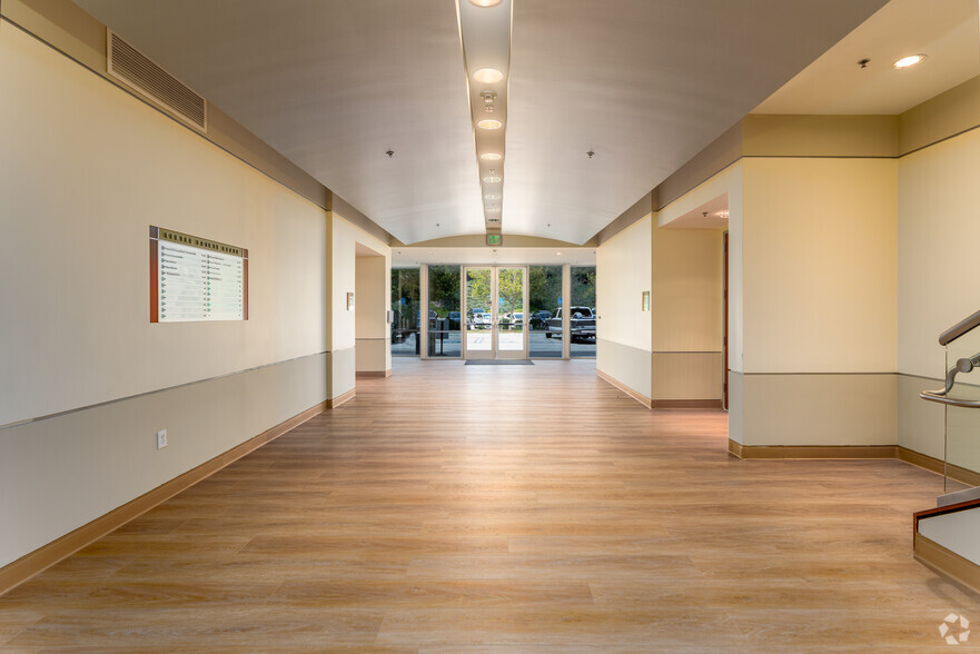 26415 Carl Boyer Dr, Santa Clarita, CA for lease - Lobby - Image 2 of 27