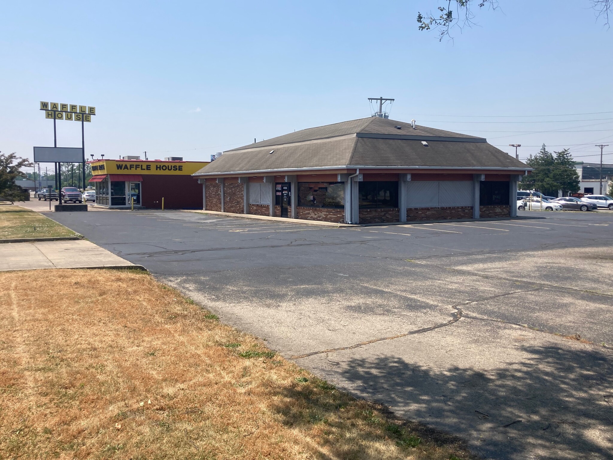 4725 Springboro Pike, Moraine, OH for lease Building Photo- Image 1 of 8