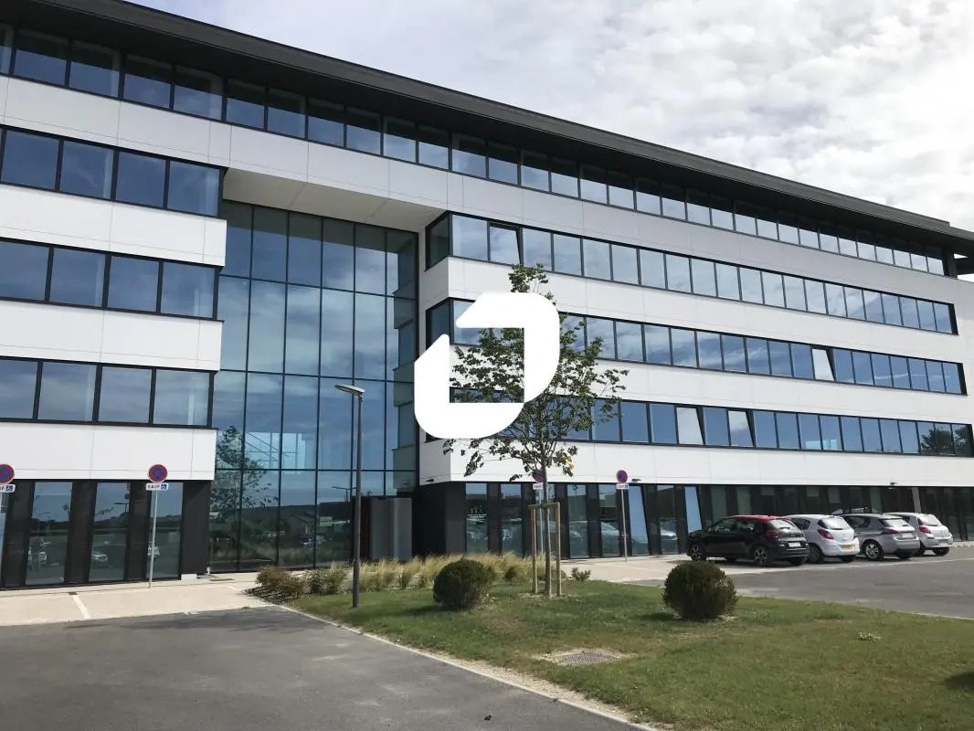 Office in Tinqueux for lease Building Photo- Image 1 of 11