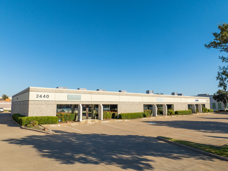 2440 Lacy Ln, Carrollton, TX for lease - Building Photo - Image 1 of 6