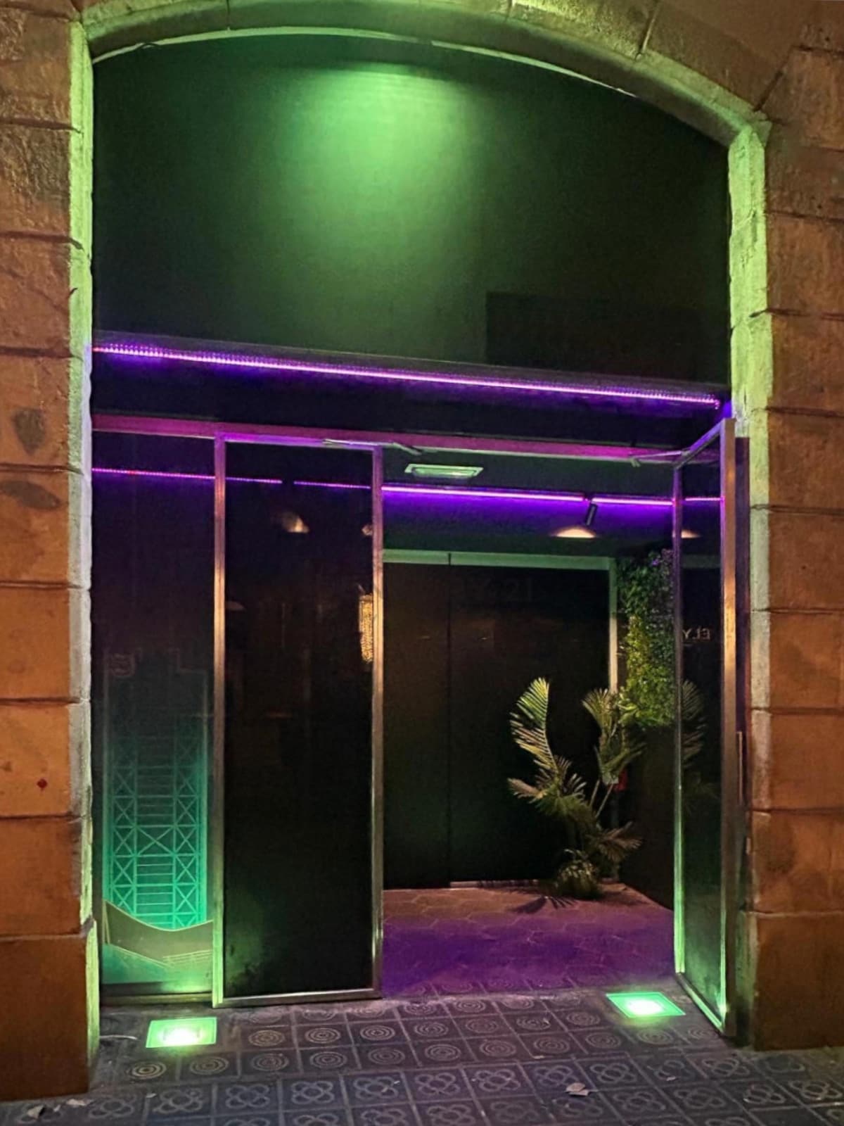 Retail in Barcelona, Barcelona for lease Interior Photo- Image 1 of 8