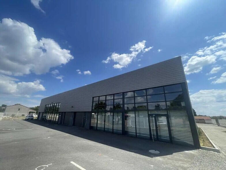 Flex in Toulouse for lease - Building Photo - Image 1 of 13