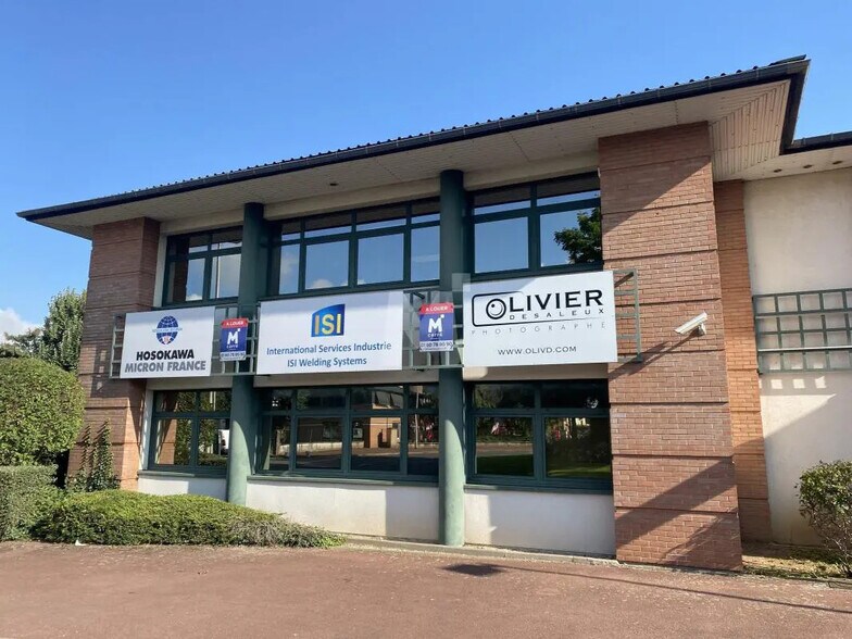 Office in Évry-Courcouronnes for lease - Building Photo - Image 1 of 3