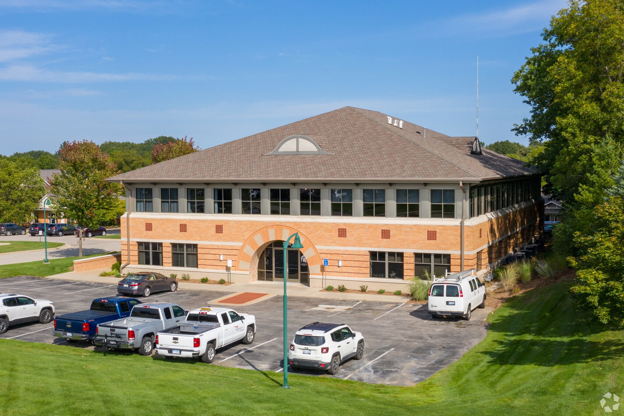 3300 Eagle Run Dr NE, Grand Rapids, MI for sale Primary Photo- Image 1 of 1