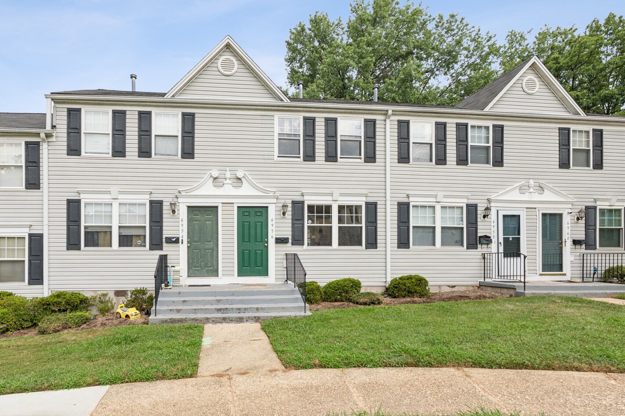 15 Unit Portfolio Sale - Condo/Townhomes portfolio of 15 properties for sale on LoopNet.com Building Photo- Image 1 of 18