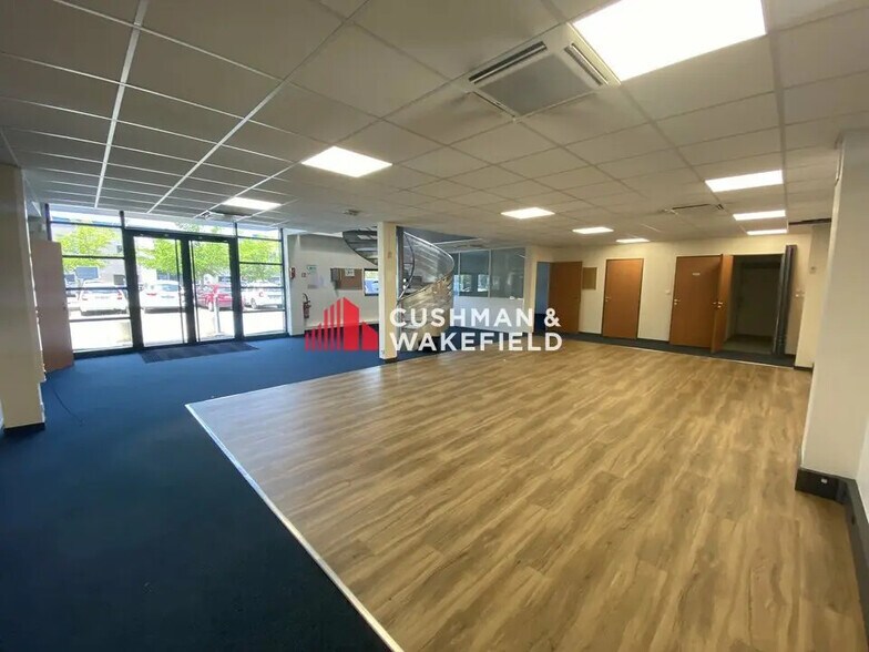 Flex in Toulouse for lease - Interior Photo - Image 2 of 12