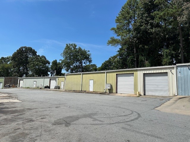 2210 SW Sylvan Rd, Atlanta, GA for lease - Building Photo - Image 1 of 6