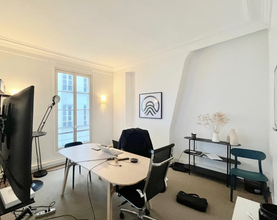 Office in Paris for lease Interior Photo- Image 2 of 5