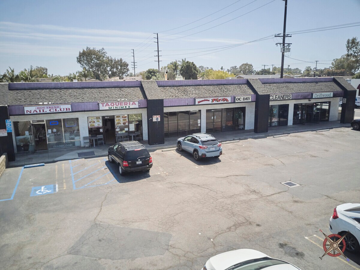 204 Adams Ave, Huntington Beach, CA 92648