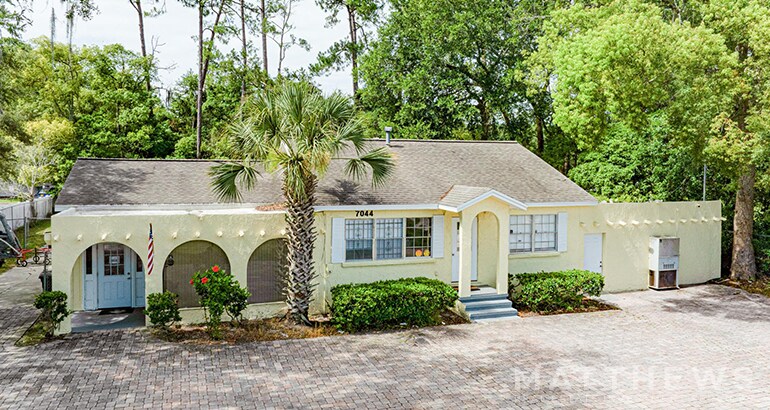 7044 Beach Blvd Jacksonville - 7044 Beach Blvd Jacksonville FL Building Photo 2 Large
