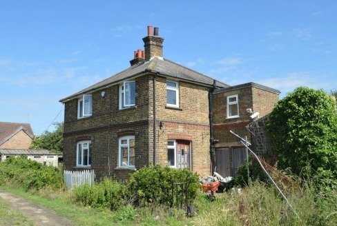 Park Farm Rd, Upminster for sale - Building Photo - Image 2 of 5