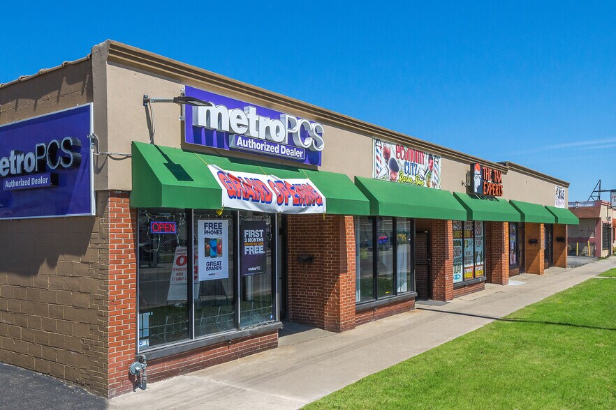 19226-19240 Joy Rd, Detroit, MI for lease - Building Photo - Image 2 of 3