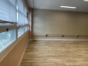 307 Lewers St, Honolulu, HI for lease Interior Photo- Image 2 of 12