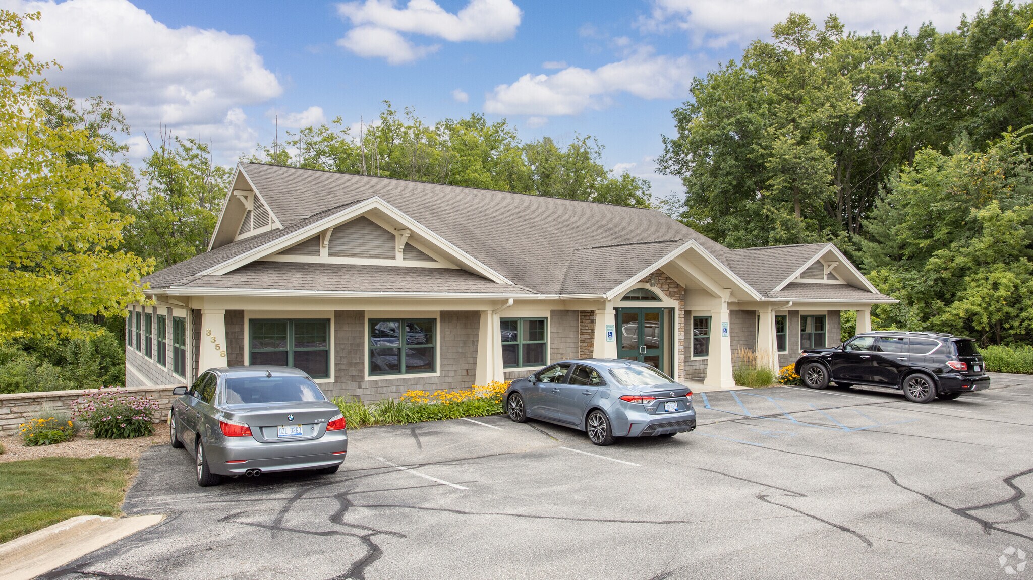 3358 Eagle Run Dr NE, Grand Rapids, MI for sale Primary Photo- Image 1 of 1