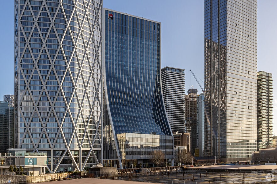 1-5 Bank St, London for lease - Primary Photo - Image 1 of 30