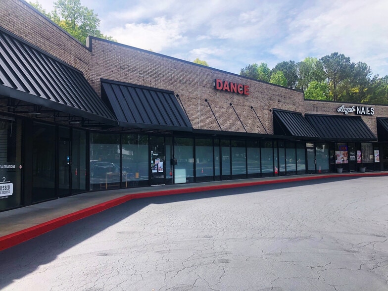 6470 Spalding Dr, Peachtree Corners, GA for lease - Building Photo - Image 3 of 10