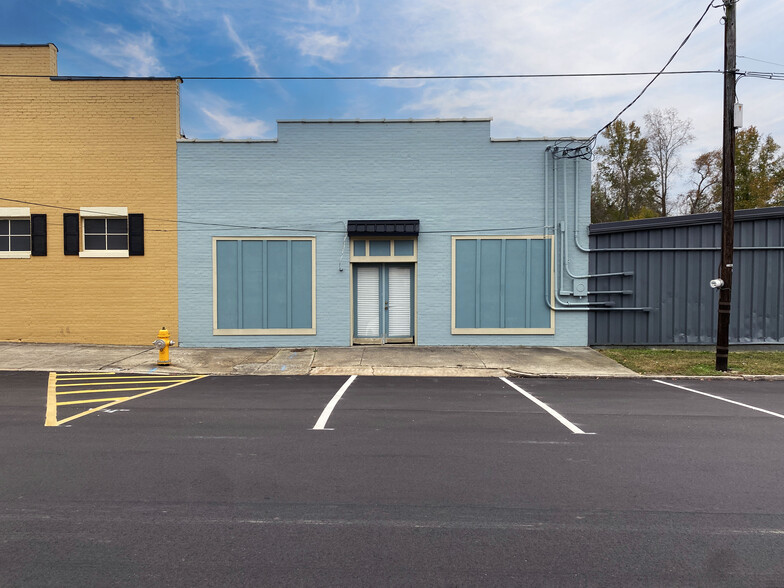 121 W Vance St, Zebulon, NC for sale - Building Photo - Image 1 of 4