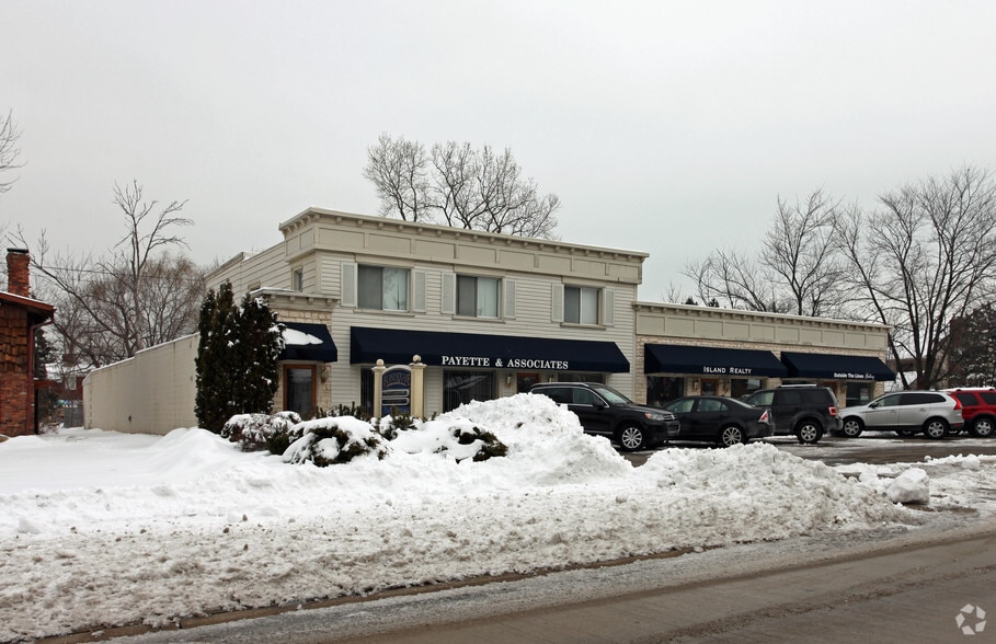 8410-8474 Macomb St, Grosse Ile, MI for sale - Primary Photo - Image 1 of 1