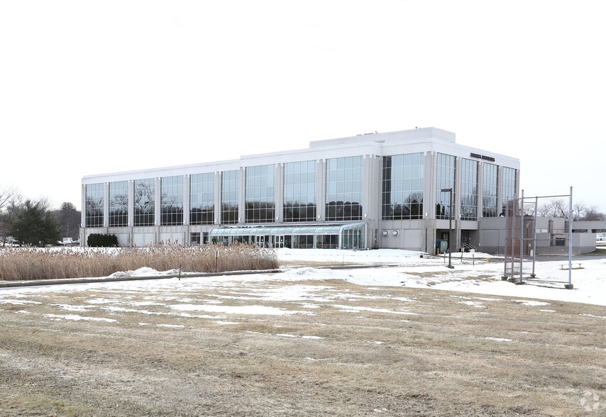 100 Phoenix Ave Enfield Ct 06082 Property Record Loopnet Com