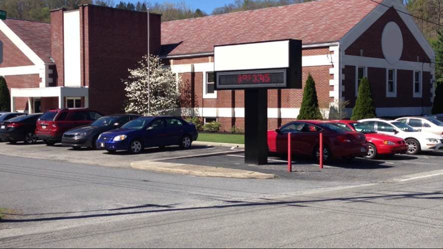 217 Eisenhower Blvd, Johnstown, PA for sale - Primary Photo - Image 1 of 10