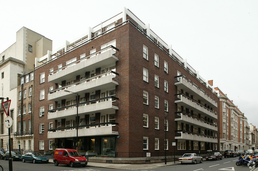 73-75 Hallam St, London for lease - Building Photo - Image 3 of 5