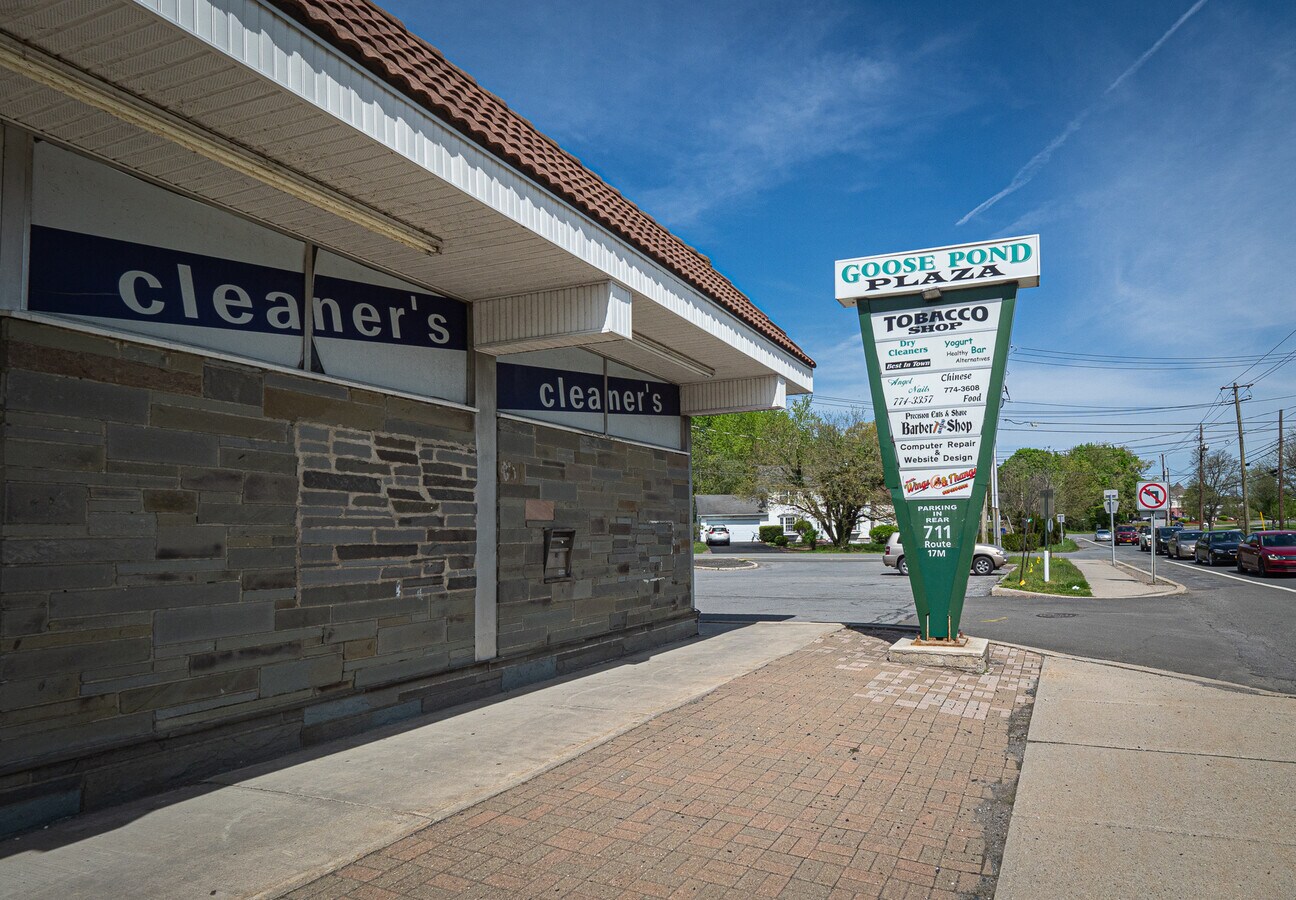 711 Rt17m, Monroe, NY 10950