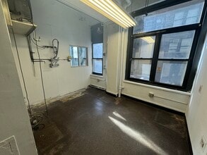 64 W 48th St, New York, NY for lease Interior Photo- Image 1 of 13