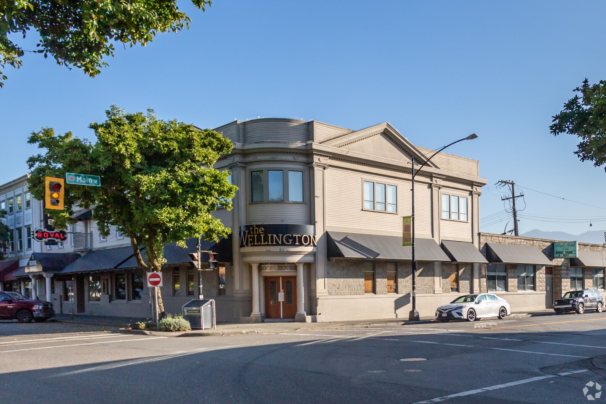 45886 Wellington Ave, Chilliwack, BC for sale Primary Photo- Image 1 of 28