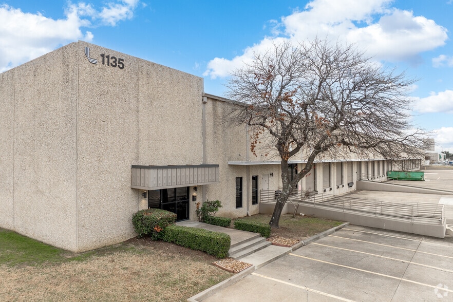 1135 W Trinity Mills Rd, Carrollton, TX for sale - Primary Photo - Image 1 of 1