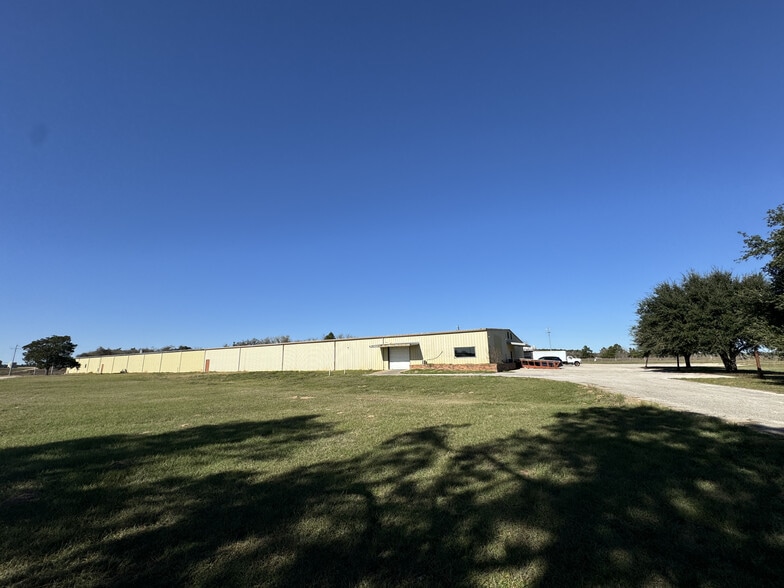 2520 Highway 304, Smithville, TX for sale - Primary Photo - Image 2 of 10