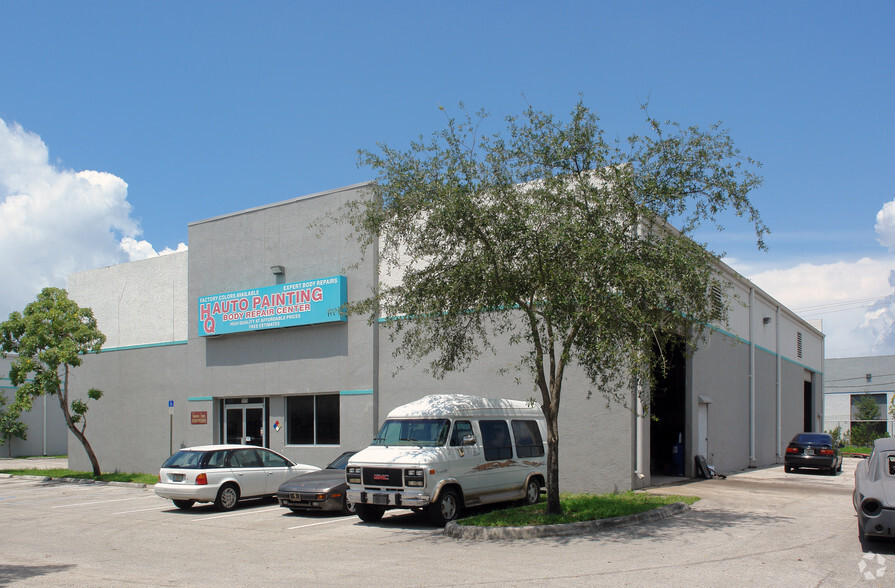 1915 NW 40th Ct, Pompano Beach, FL for lease - Building Photo - Image 3 of 4