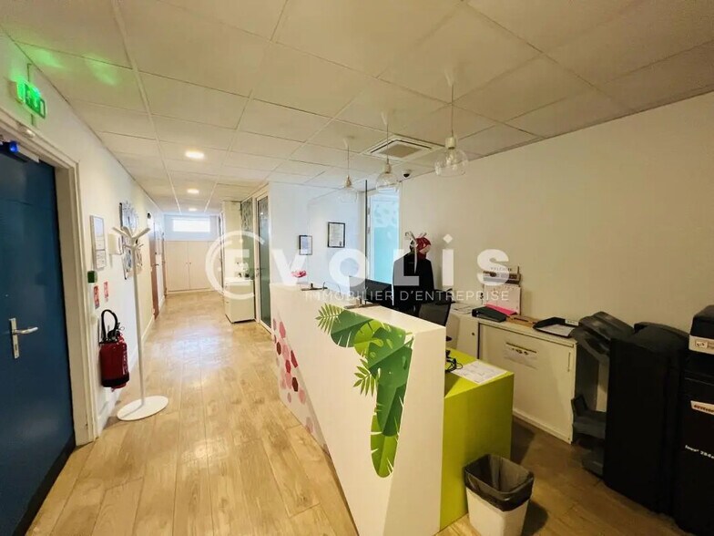 8 Avenue Des Minimes, Vincennes for lease - Interior Photo - Image 2 of 7