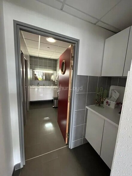 Office in Seichamps for lease - Interior Photo - Image 2 of 10