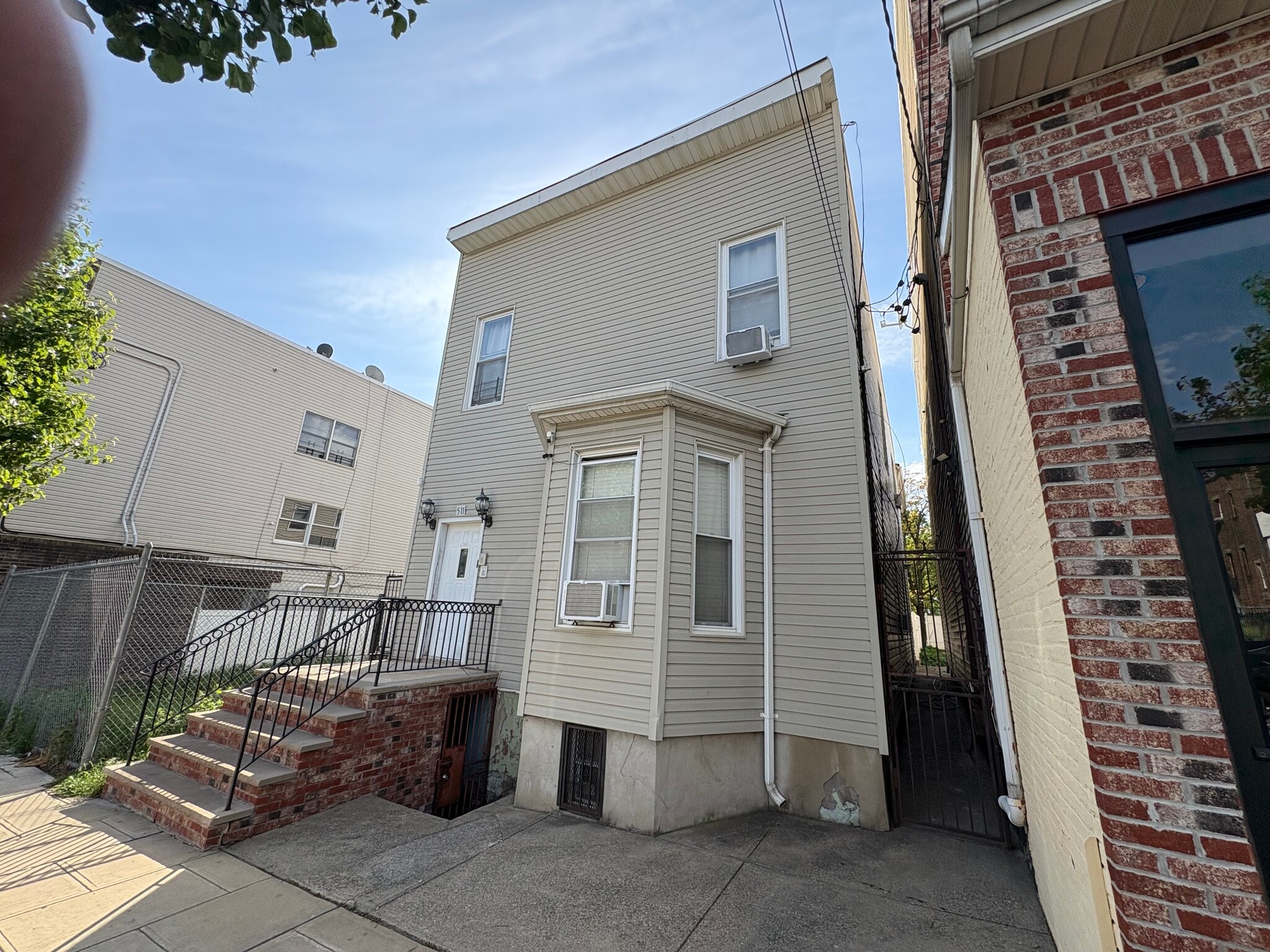 511 Summit Ave, Union City, NJ for sale Primary Photo- Image 1 of 2