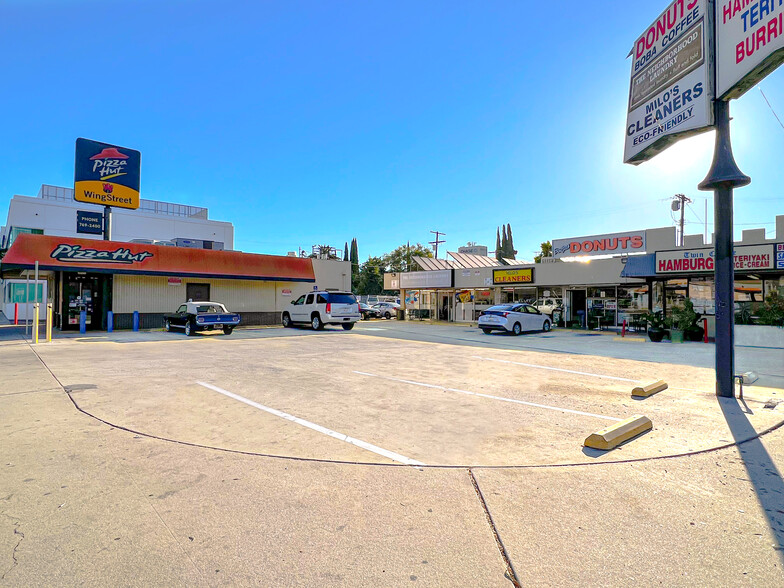 4400-4406 Vineland Ave, North Hollywood, CA for lease - Primary Photo - Image 2 of 5