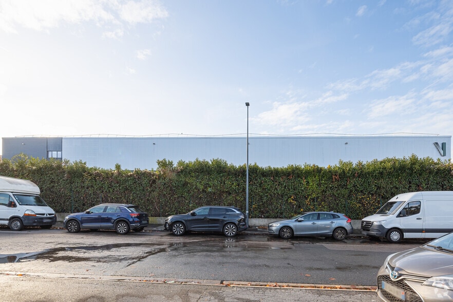 Industrial in Bobigny for lease - Building Photo - Image 3 of 4