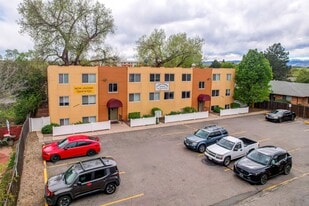 Scandia Apartments - Convenience Store