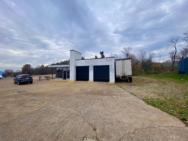 1600 Memorial Blvd, Springfield, TN for sale - Primary Photo - Image 1 of 1