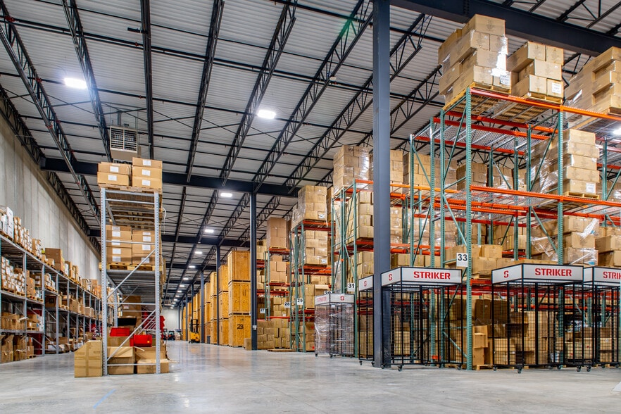 651 Commerce Dr, Hudson, WI for sale - Building Photo - Image 2 of 9