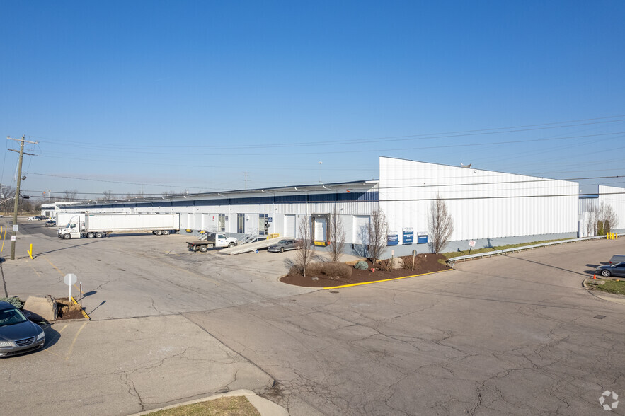 4790-4860 Interstate Dr, Cincinnati, OH for lease - Building Photo - Image 1 of 5