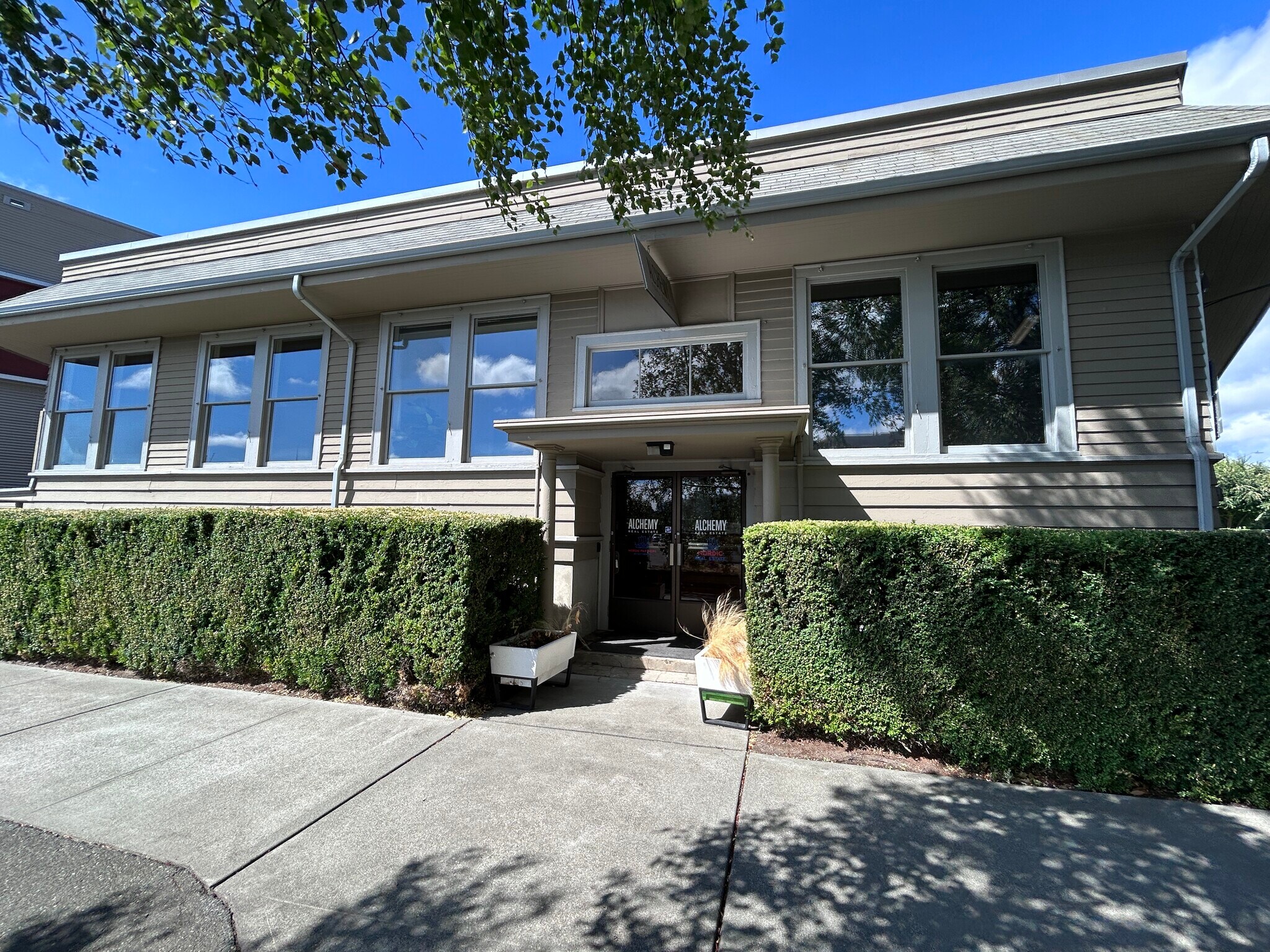 2811 Fairview Ave E, Seattle, WA for lease Building Photo- Image 1 of 4