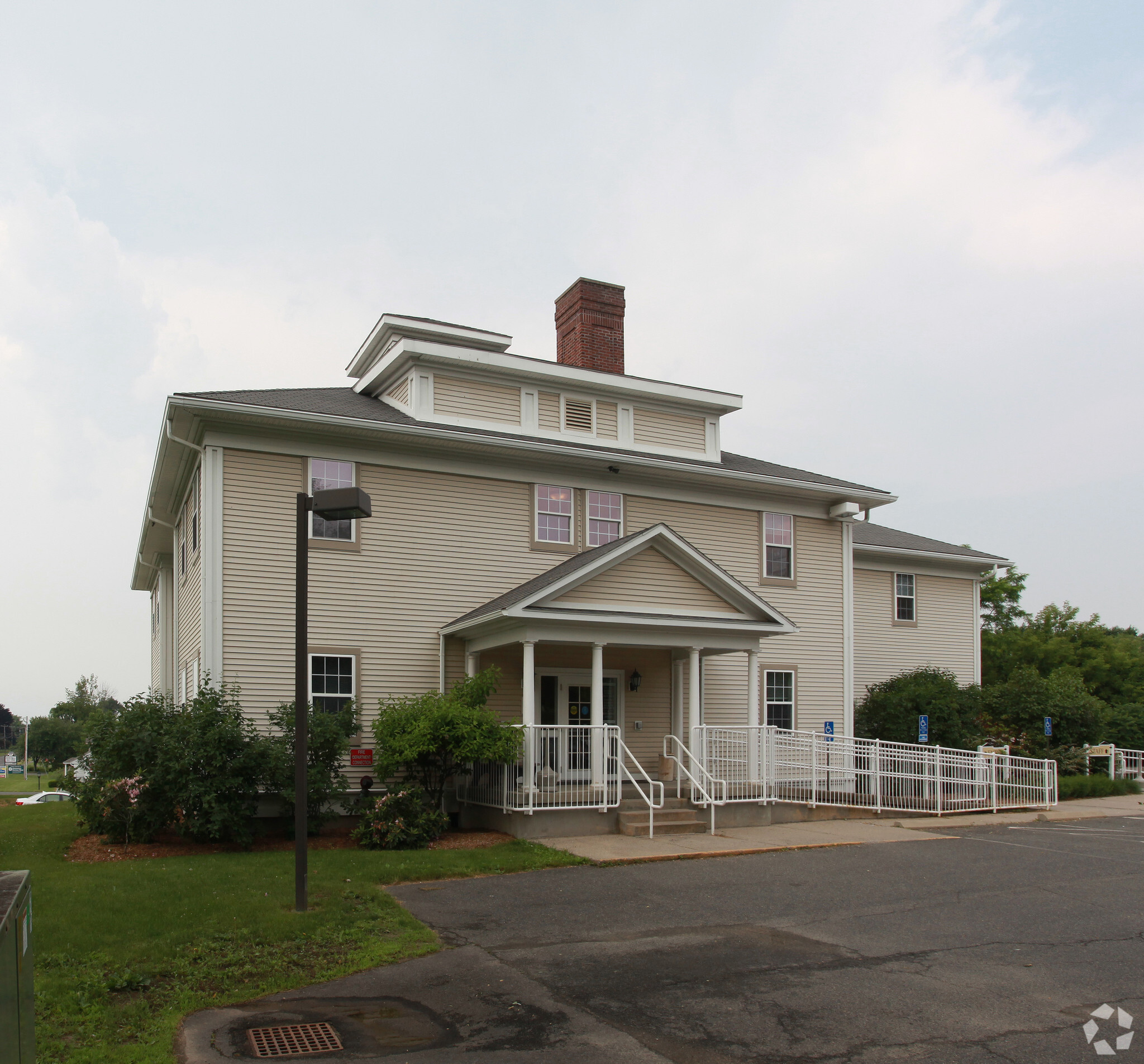 234 Russell St, Hadley, MA for lease Primary Photo- Image 1 of 4