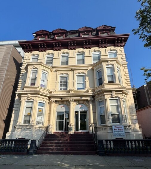 Northern NJ Rooming House Portfolio portfolio of 15 properties for sale on LoopNet.com Building Photo- Image 1 of 14